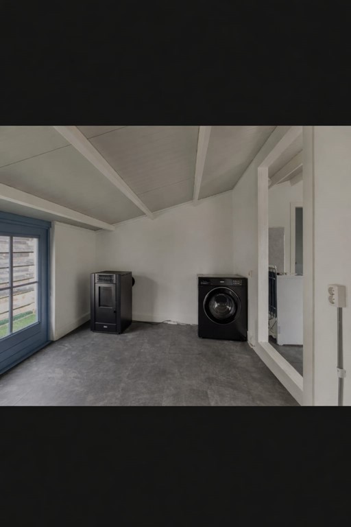 Zonnehoek36a slaapkamer met wasmachine.jpeg